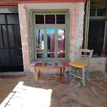 Chania Youth 18-50 بيت شباب خانيا