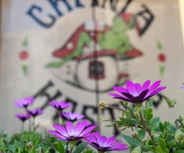 Chania Hostel Youth 18-50 Хостел *