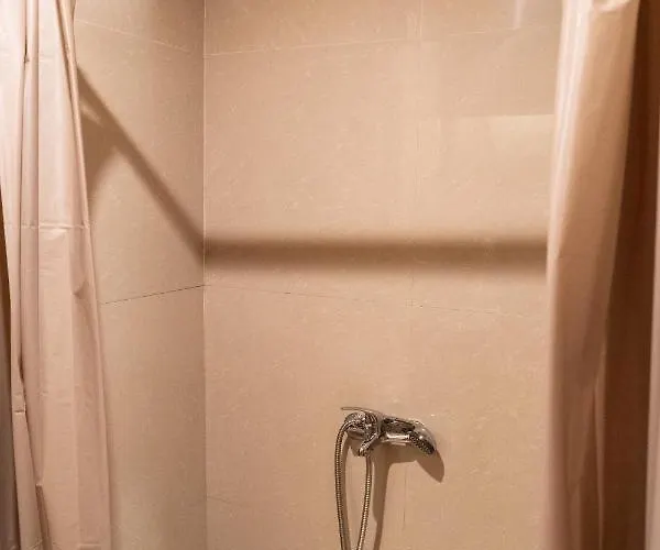 Chania Hostel Youth 18-50 Хостел *