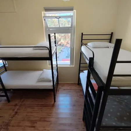 Chania Youth 18-50 旅馆