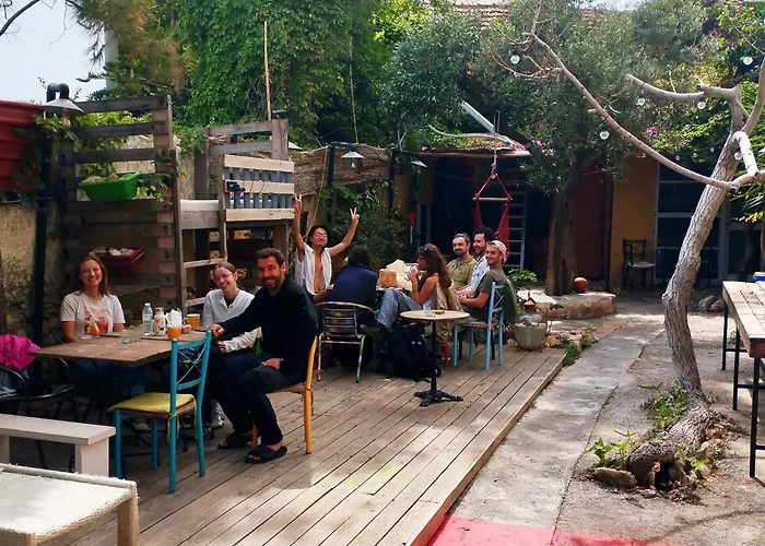 Chania Youth 18-50 旅馆